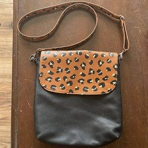 Thirty-One brand leopard cross-body bag